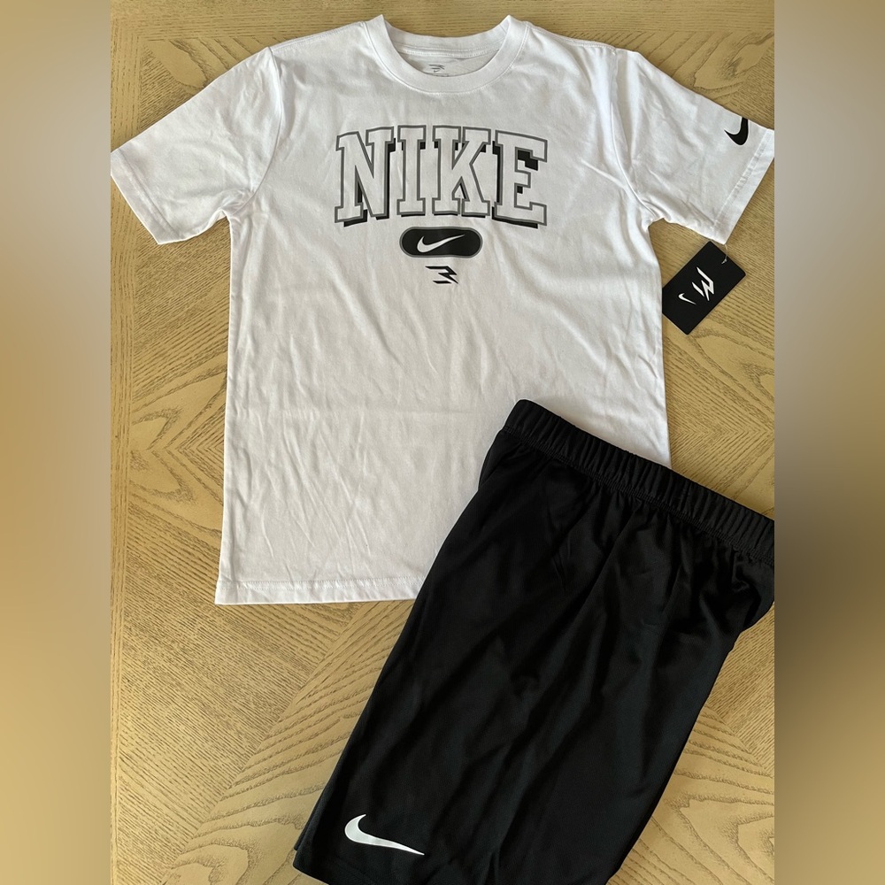 *BUNDLE* Boys Nike 3BRAND Short Sleeve Tee & Shorts Size L